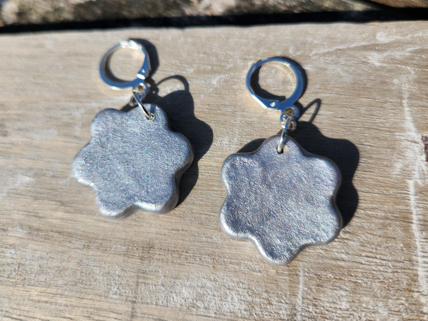 (multiple colours) flower clay charm silver huggie hoops drop earrings
