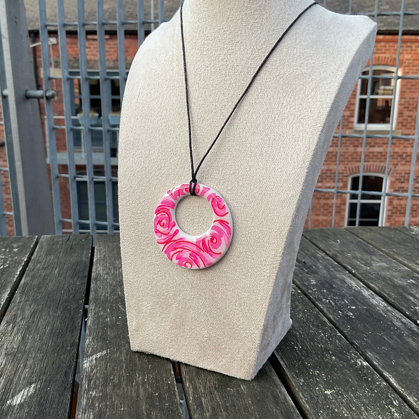 pink roses pendant necklace