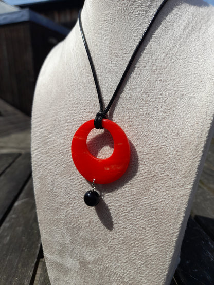 red circle & black bead pendant cord necklace
