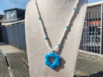 blue and white glass beaded blue heart flower pendant