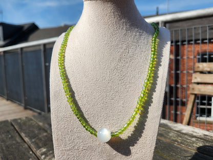 green and white pearlescent glass beaded necklace