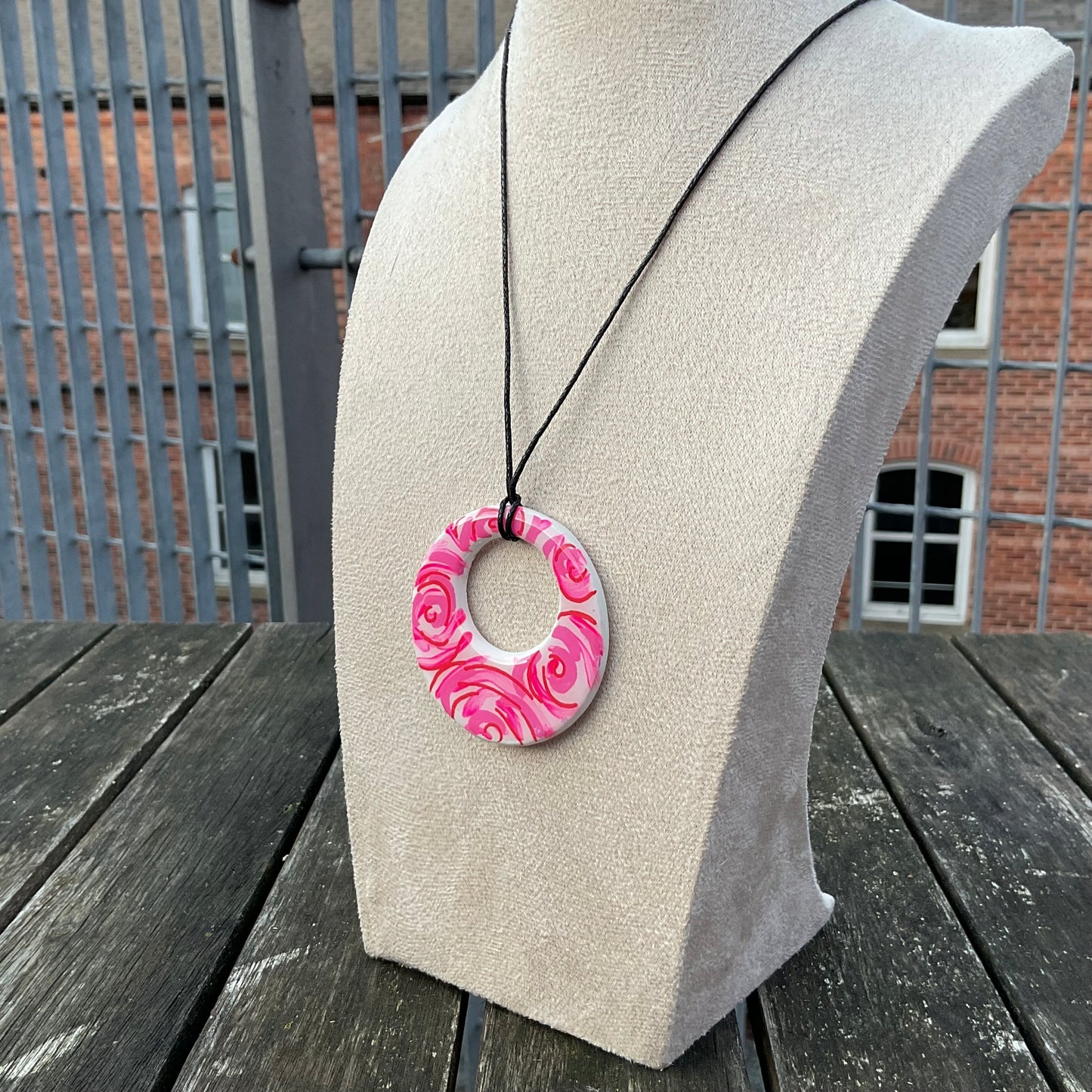 pink roses pendant necklace