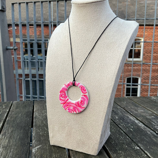 pink roses pendant necklace